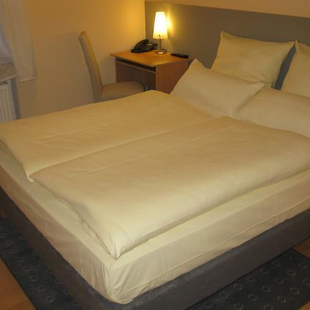 Loens Hotel Garni Garbsen Extérieur photo