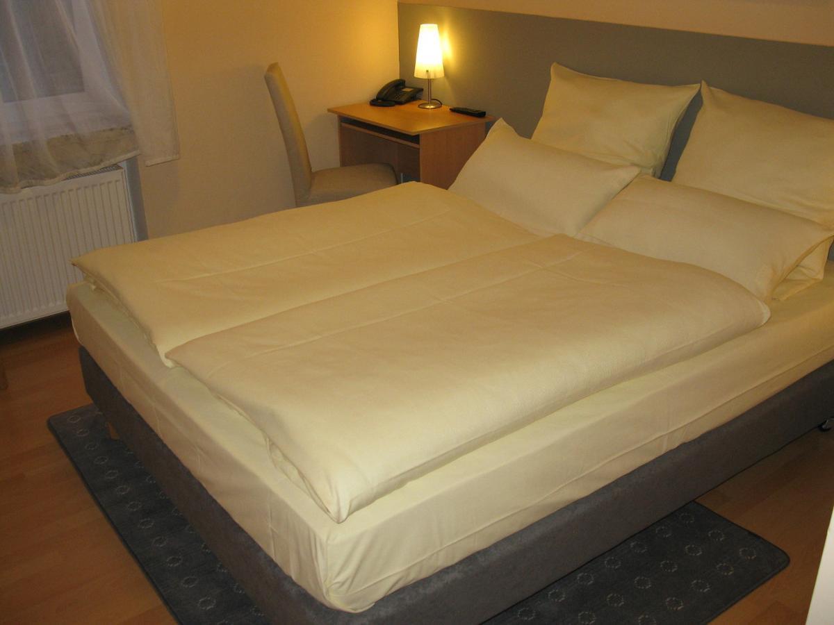 Loens Hotel Garni Garbsen Extérieur photo